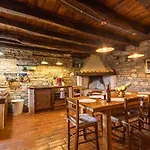 Rustic Casa Mazuli With Pool In Villa