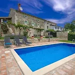 Rustic Casa Mazuli With Pool In Villa *