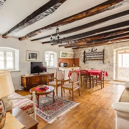 Rustic Casa Mazuli With Pool In Villa