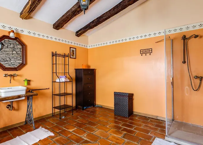 Vila Rustic Casa Mazuli With Pool In