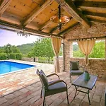 Rustic Casa Mazuli With Pool In