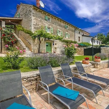Rustic Casa Mazuli With Pool In *
