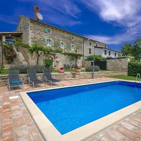 Rustic Casa Mazuli With Pool In Villa *