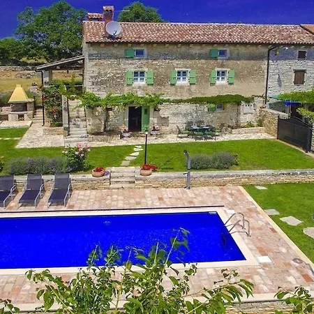 Rustic Casa Mazuli With Pool In *
