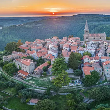 Rustic Casa Mazuli With Pool In *