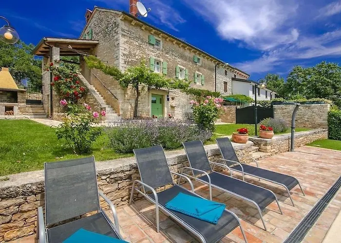 Rustic Casa Mazuli With Pool In *