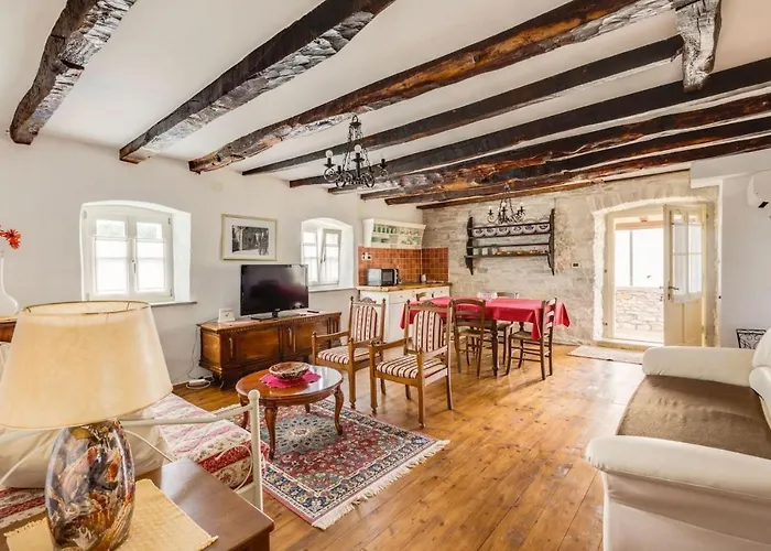 Rustic Casa Mazuli With Pool In 빌라