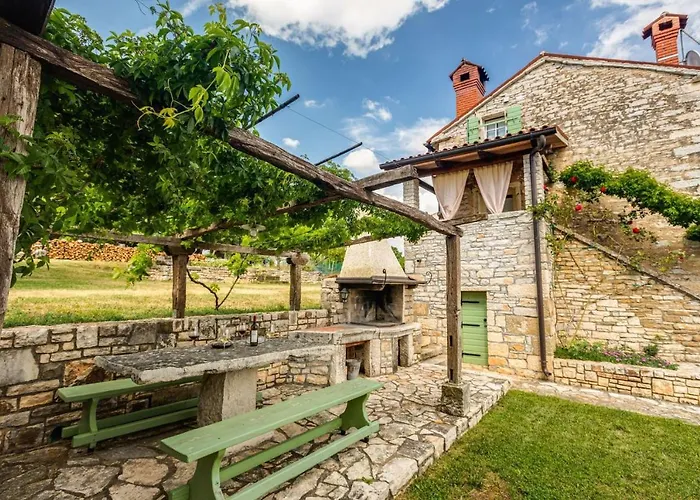 빌라 Rustic Casa Mazuli With Pool In