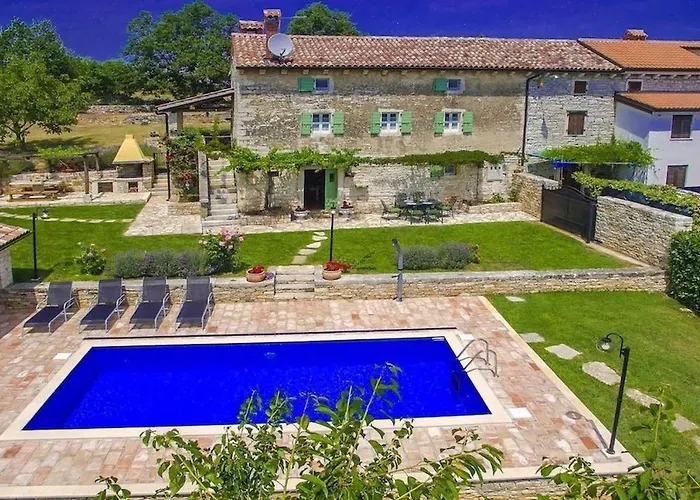 Rustic Casa Mazuli With Pool In *