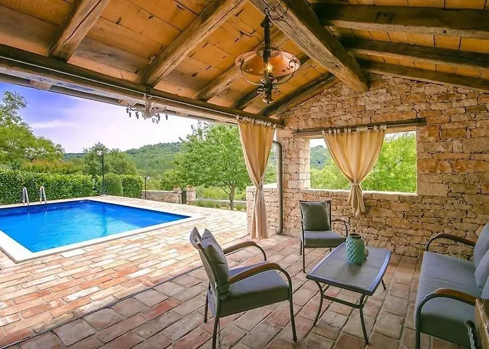 Rustic Casa Mazuli With Pool In
