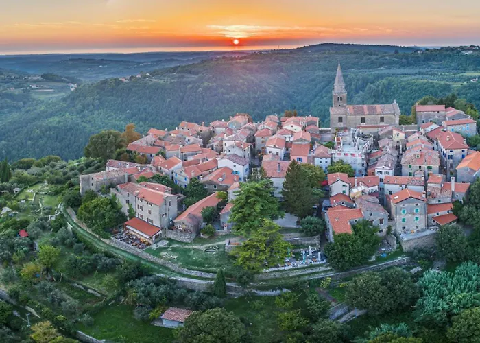 Rustic Casa Mazuli With Pool In *